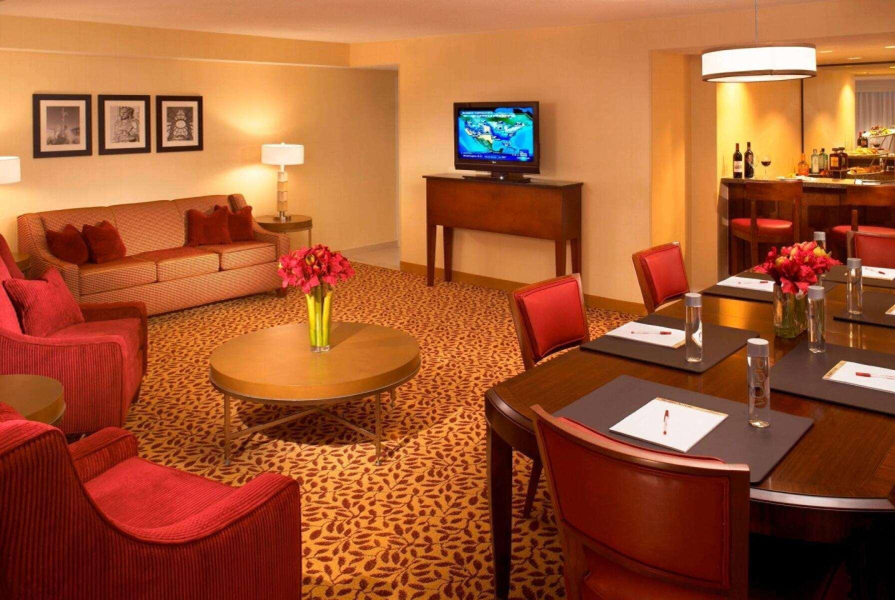 Wyndham Cleveland Airport Hotel Kültér fotó