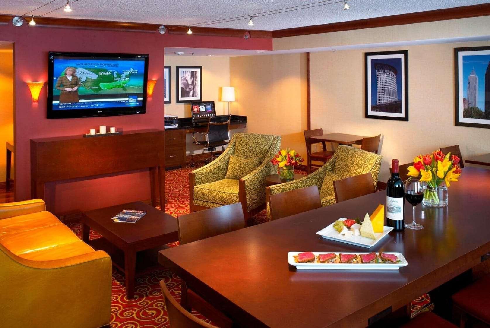 Wyndham Cleveland Airport Hotel Kültér fotó