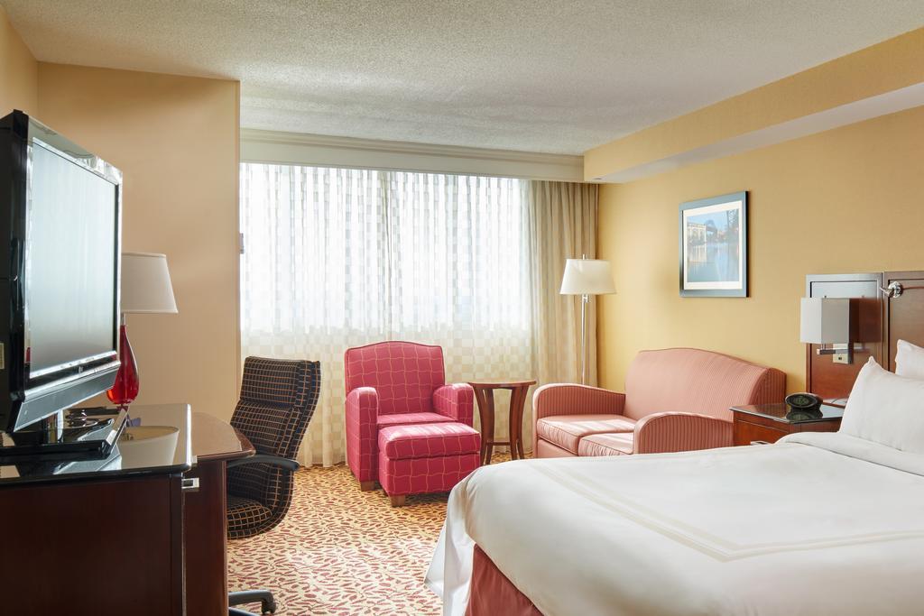 Wyndham Cleveland Airport Hotel Kültér fotó