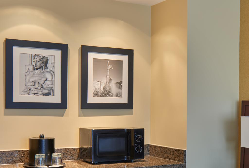 Wyndham Cleveland Airport Hotel Kültér fotó