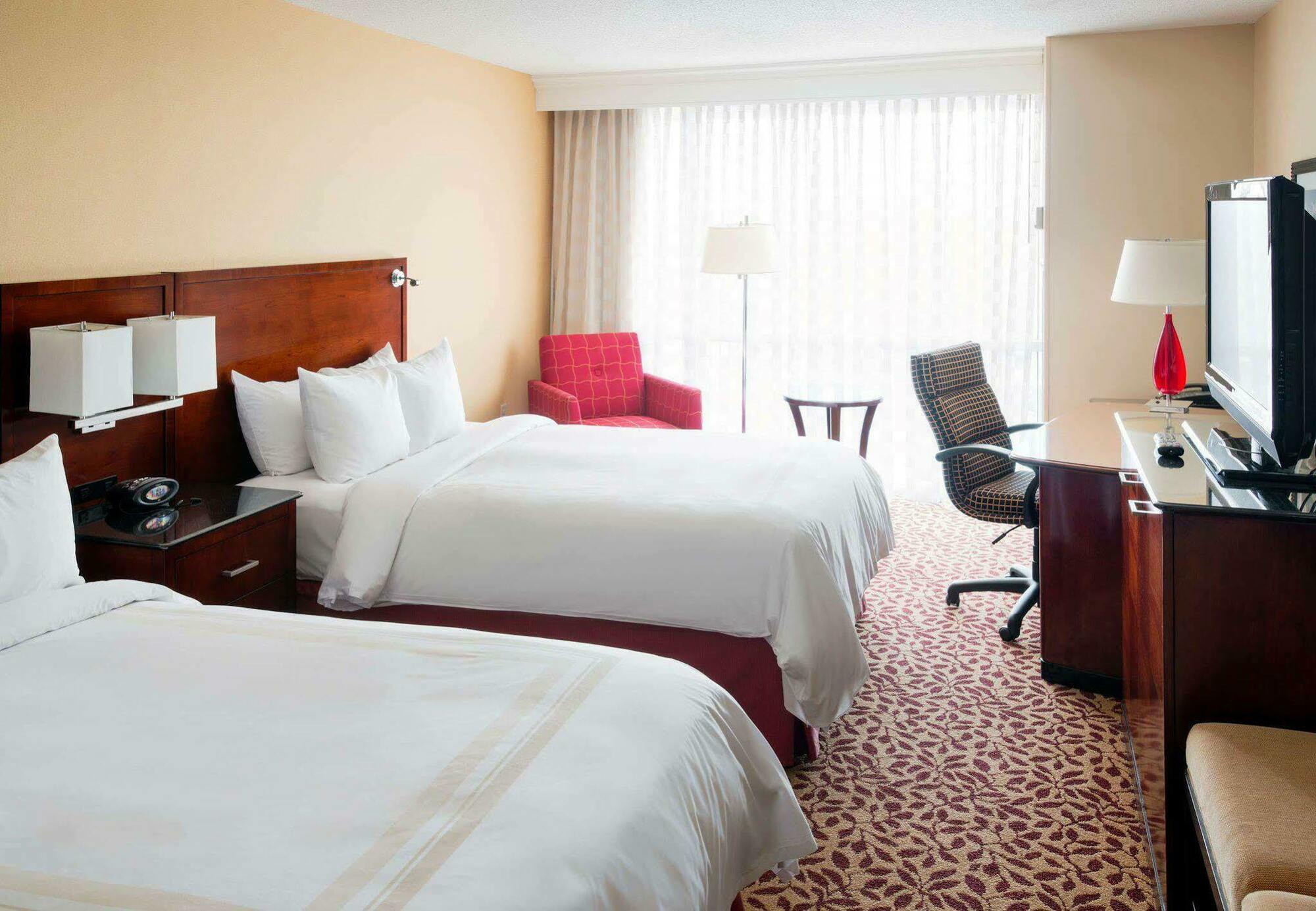 Wyndham Cleveland Airport Hotel Kültér fotó